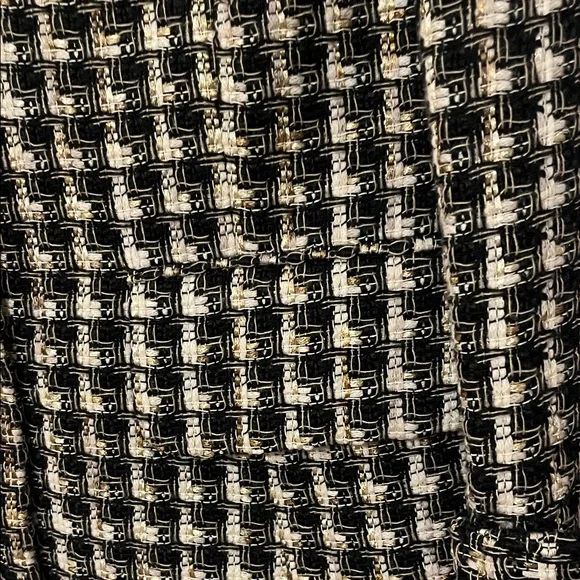 Classic Black, White & Gold Tweed Tailored Jacket size 4 - Picture 7 of 9